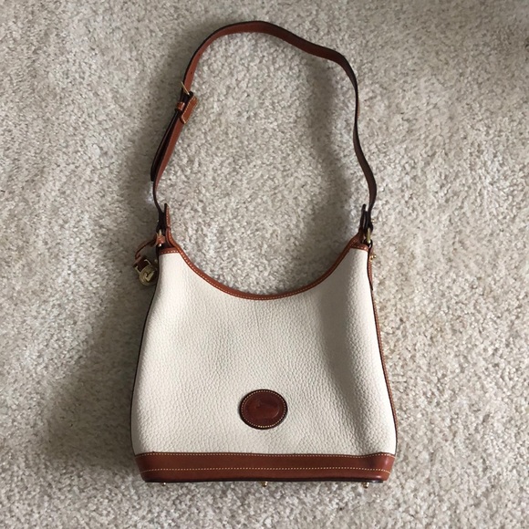 Dooney & Bourke Handbags - Dooney & Bourke cream purse Dooney & Bourke Handbags - Dooney & Bourke cream purse